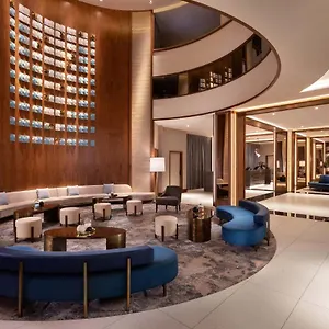 https://sheraton-warsaw-hotel.warsawhotelspoland.com